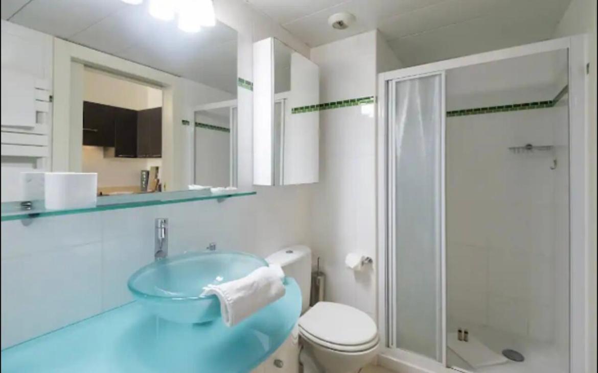 Place Grimaldi, Close To And Restaurants, With Balcony Leilighet *