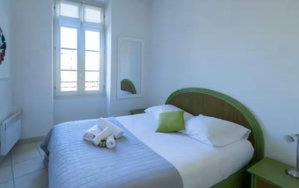 Place Grimaldi, Close To And Restaurants, With Balcony Leilighet *