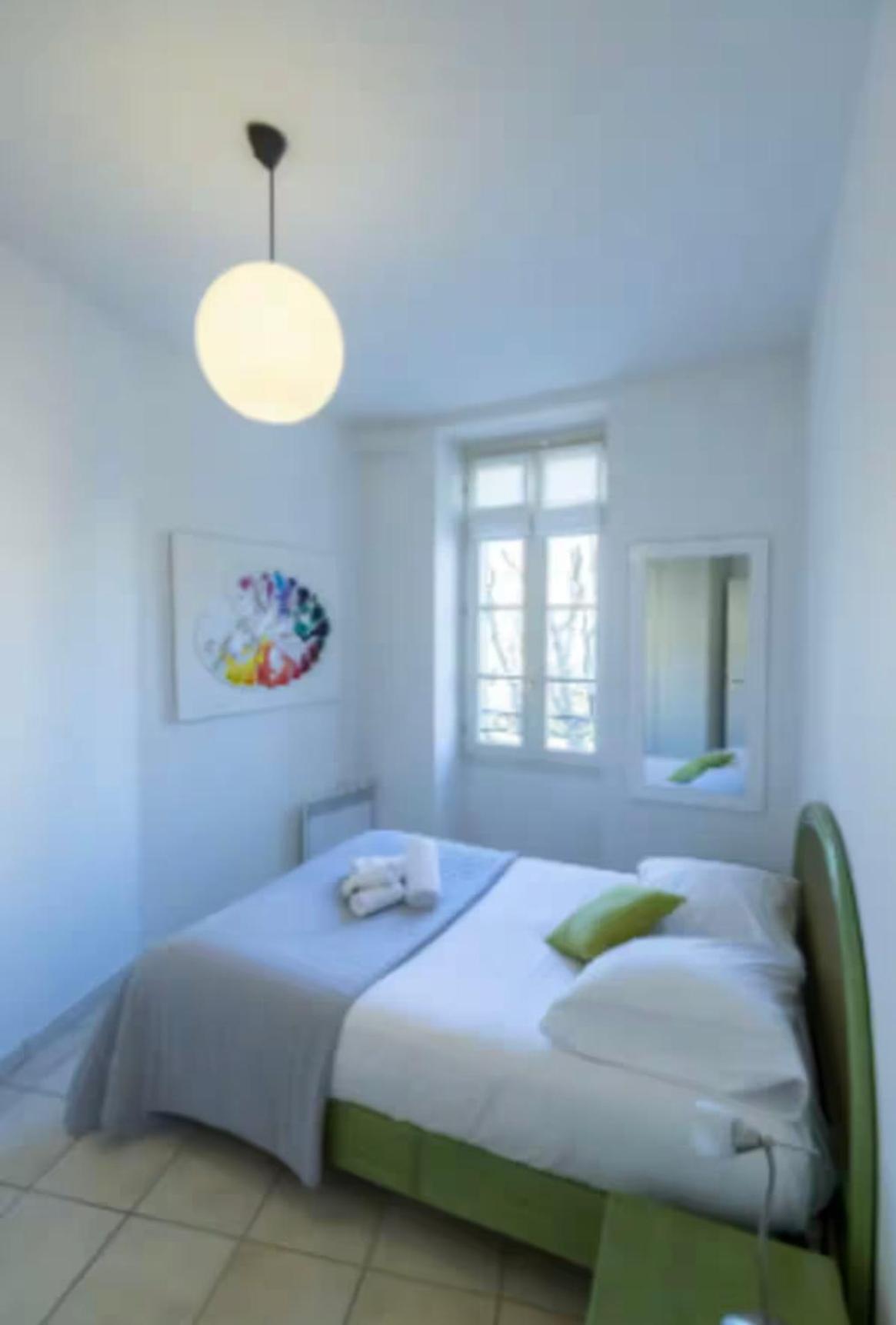 Place Grimaldi, Close To And Restaurants, With Balcony Leilighet *