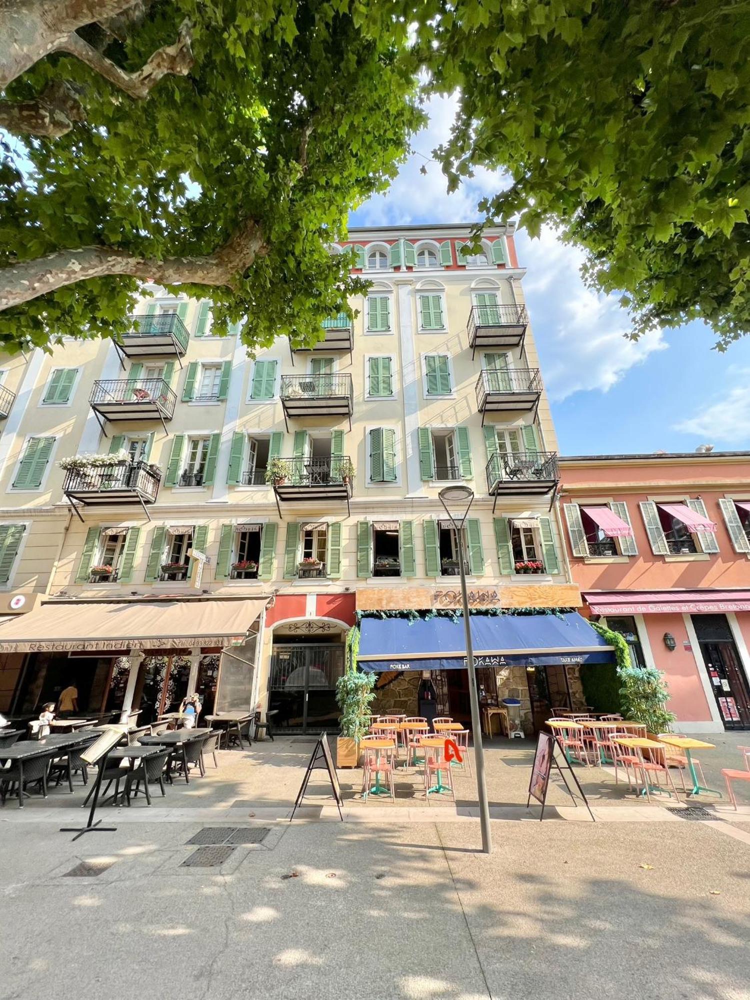 Place Grimaldi, Close To And Restaurants, With Balcony Leilighet