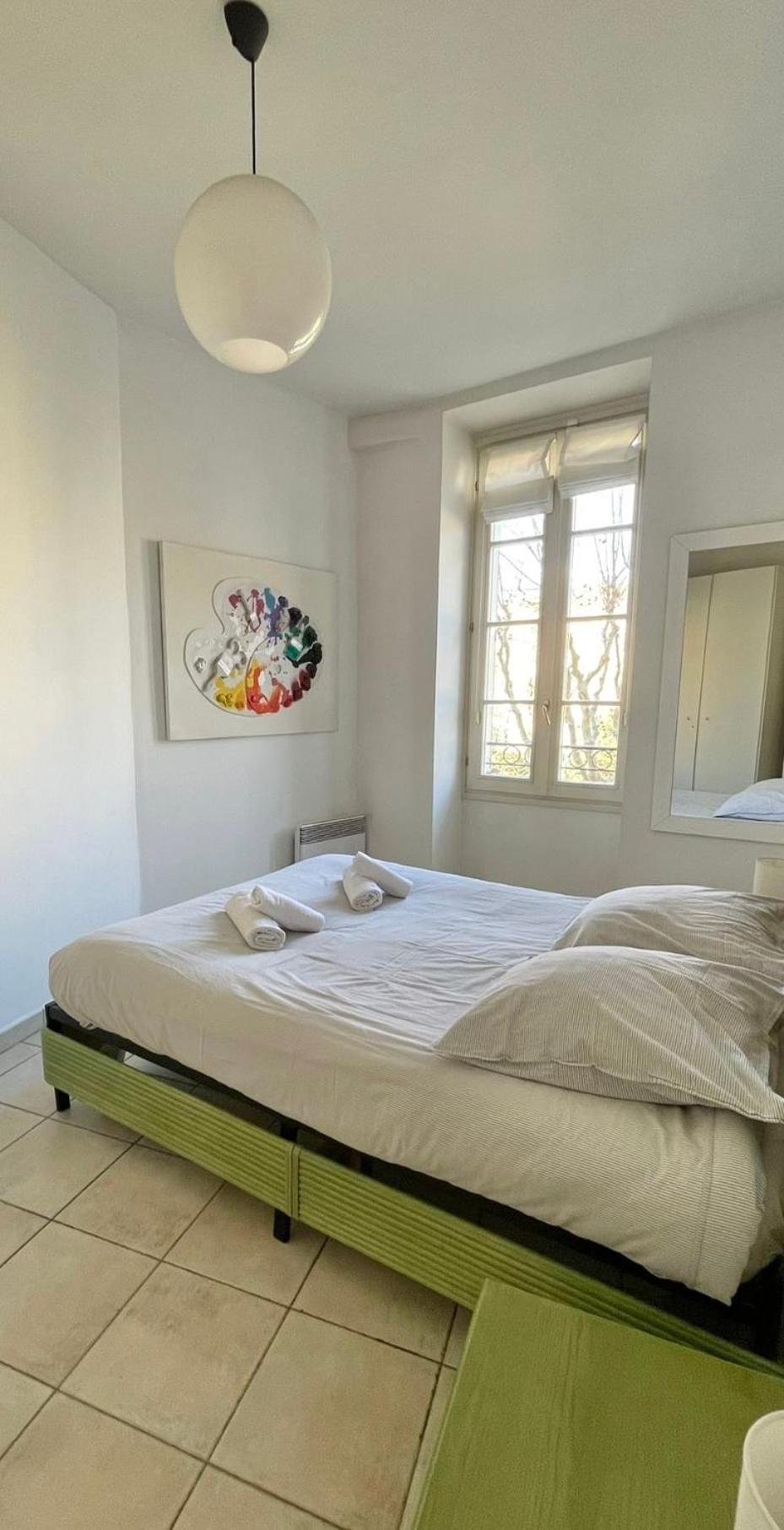 Place Grimaldi, Close To And Restaurants, With Balcony Leilighet *